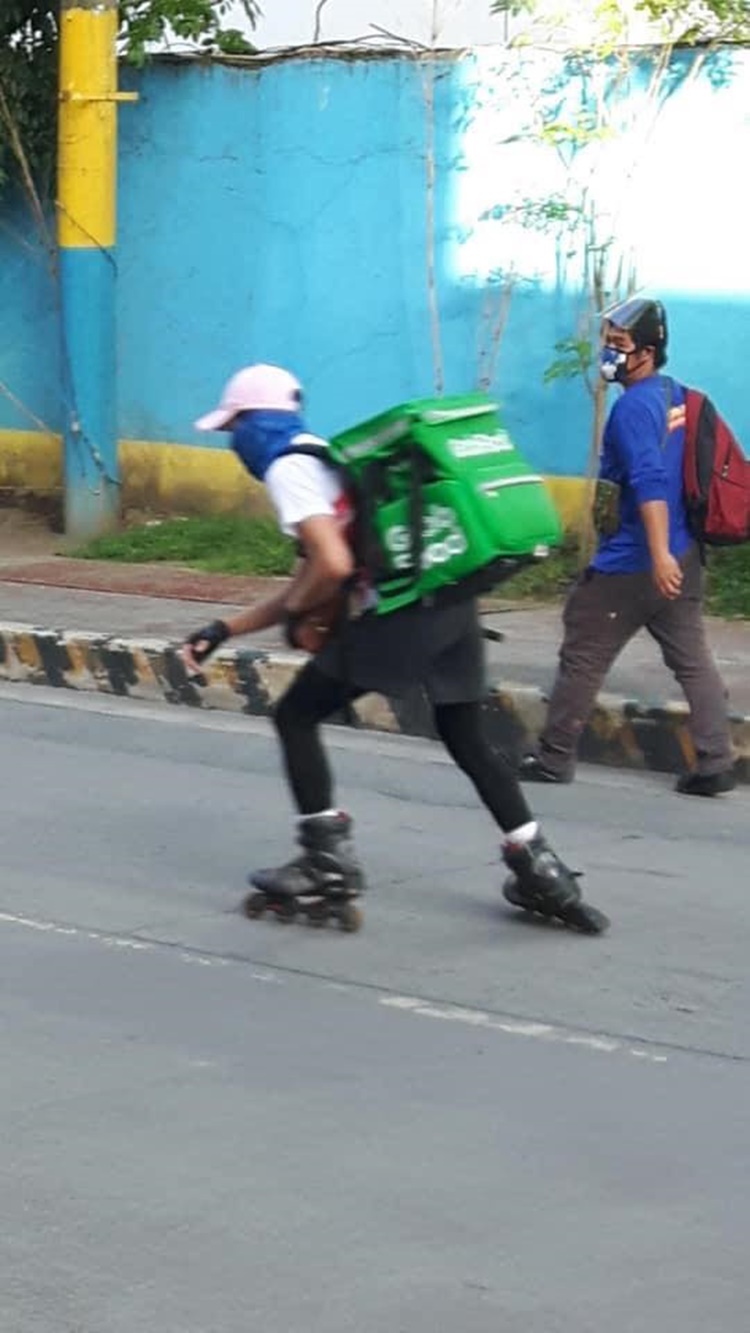 Grab Worker Using Roller Blades to Deliver Orders Goes Viral