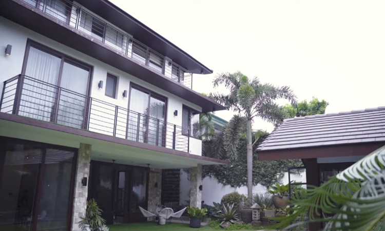 Bea Alonzo House Netizens Gush Over Actress Stunning 3 Storey House