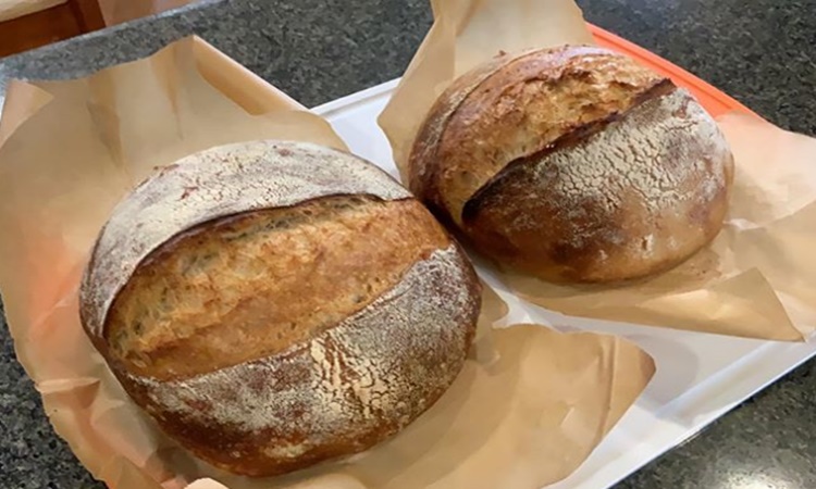 Lea-Salonga-baked-bread