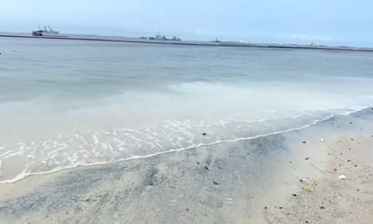 Manila Bay: Netizen Shares Photos Of White Sand Wash Out To Sea