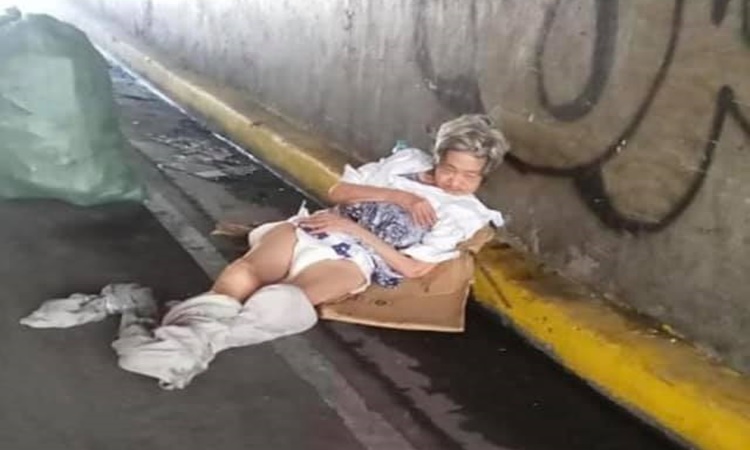 Police-elderly-woman