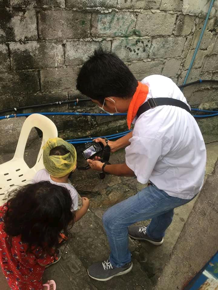 Kids Asking Meralco Employee