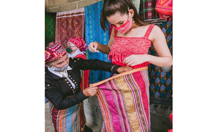 Catriona-Gray-1