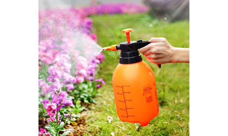 Gardening-Gadgets-Pressure-Spray-for-Plants-2