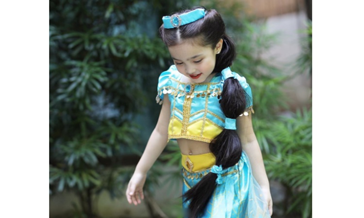 Zia Dantes Melts Hearts W/ Her Princess Jasmine Costume (Photos)