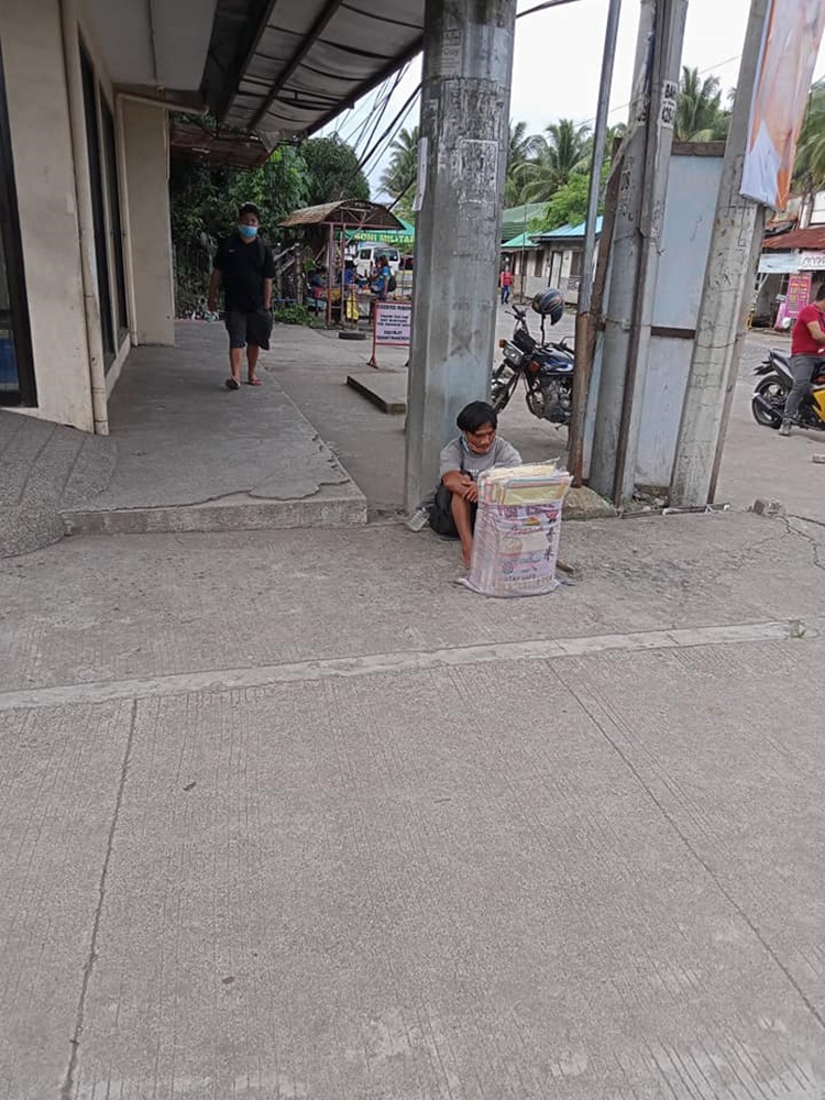 Poor Banig Vendor