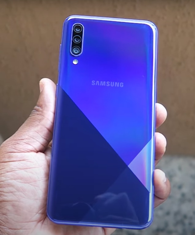 samsung galaxy a30s front camera