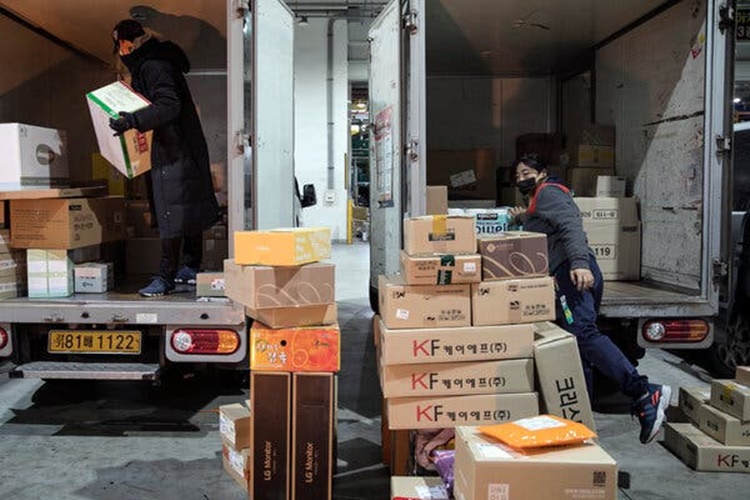 South Korean Delivery Employees Say They’re Dying of Overwork