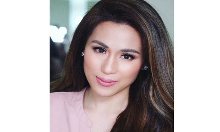 Toni Gonzaga Celebrates 37th Birthday At The Beach