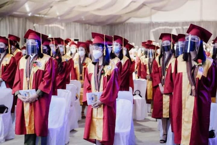 Male Student Pleads to Allow Graduands to March on Graduation Day