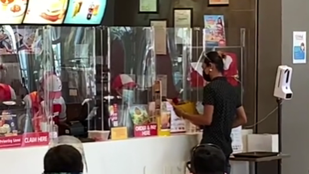 Jollibee Crew Marriage Proposal