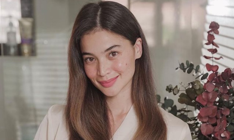 Anne-Curtis