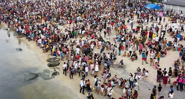 Large Crowds At Dolomite Beach Can't Be Controlled Admits Bay Officials