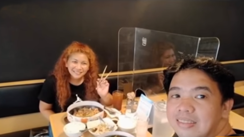 Couple Online Seller