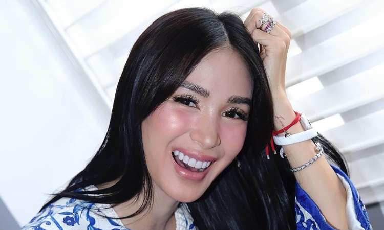 Heart-Evangelista-3