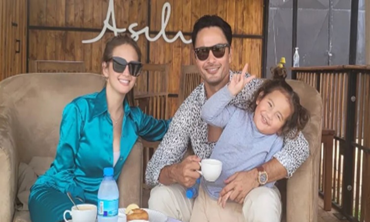 Ellen-Adarna-Derek-Ramsay-Elias-Modesto-3