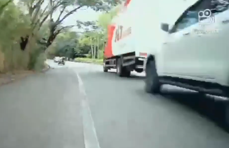 J&T Delivery Truck
