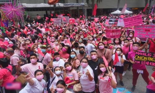 PASIGLABAN: Witty Placards Are Highlight Of Leni Robredo Grand Rally In ...