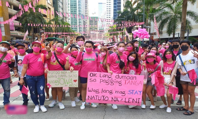 PASIGLABAN: Witty Placards Are Highlight Of Leni Robredo Grand Rally In ...