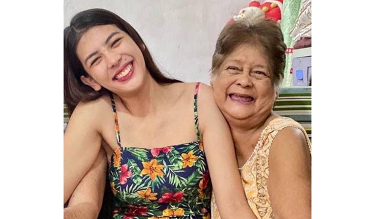 Hipon Girl Mourns Death Of Her Lola Bireng