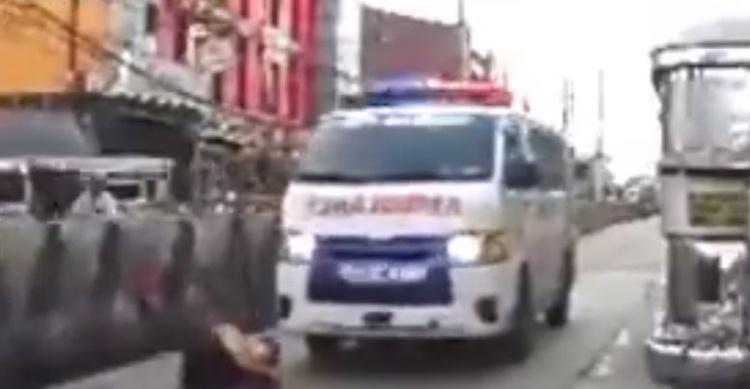 Counterflowing Ambulance