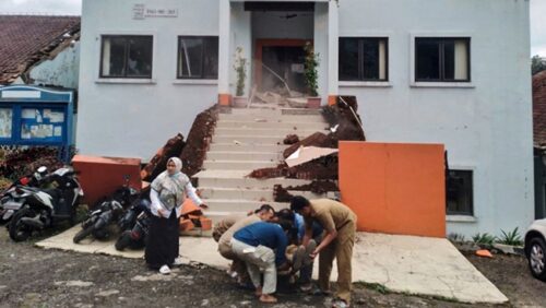 Earthquake Indonesia Deaths