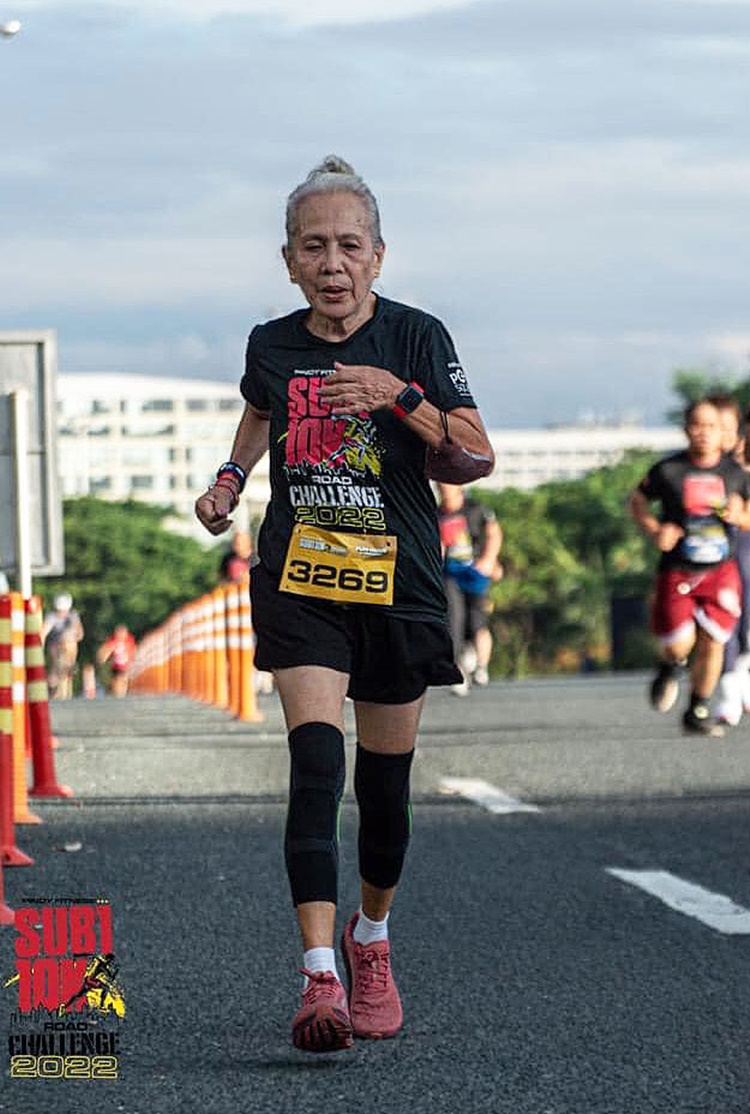 75-Year-Old Lola Rosalinda Pendon Ogsimer Joins Marathons amid Age