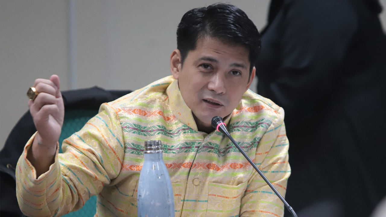 Robin Padilla Claims #NasaanAngPangulo Call is “National Threat”