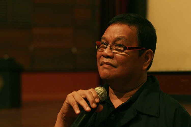 Direk Joel Lamangan