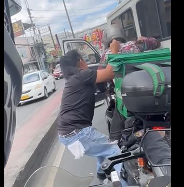 L300 Cab Driver Beats Grab Delivery Rider During Road Rage