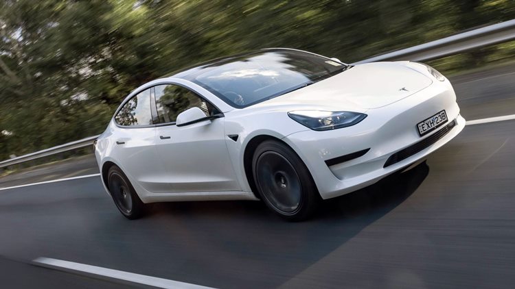 2023-Tesla-Model-3-RWD