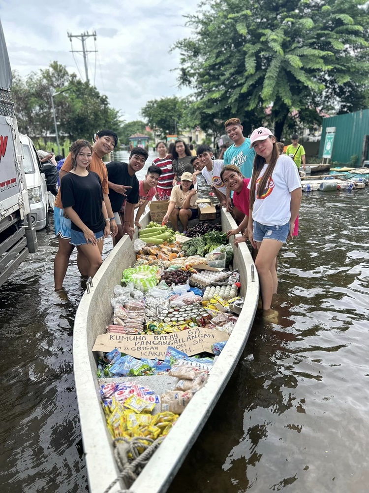 Floating Community Pantry
