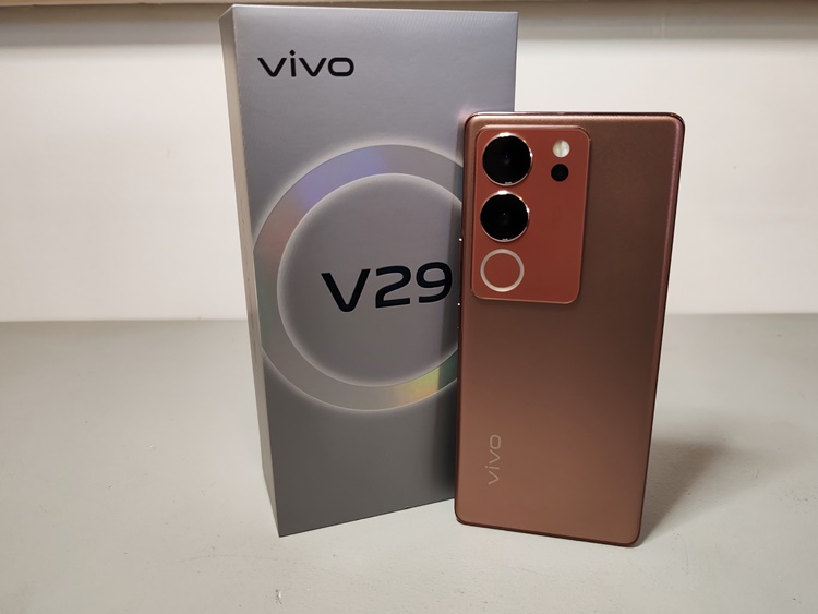 Vivo V29 5G Review: Simplicity and Elegance for the Young and Young at  Heart - Yanko Design