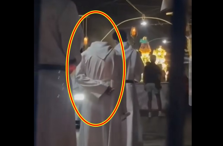 Headless Sacristan