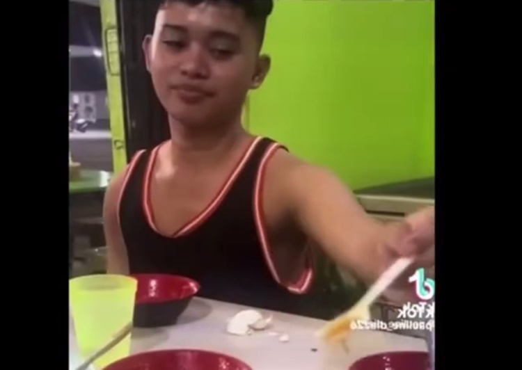 ‘Dugyot’ Customer
