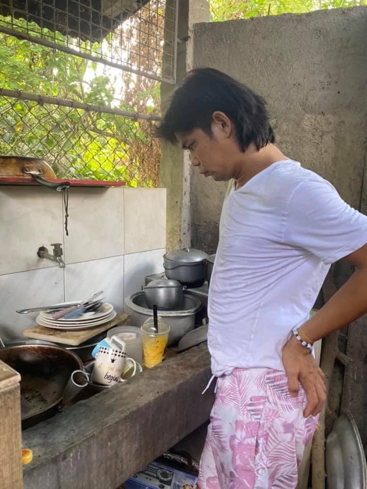 Mountain of Dishes
