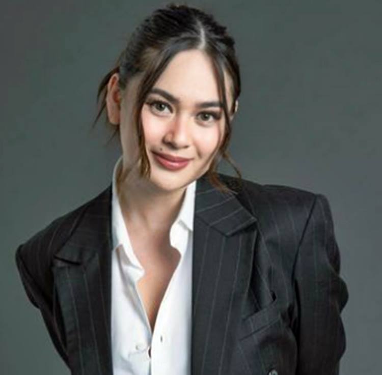 Yen Santos 