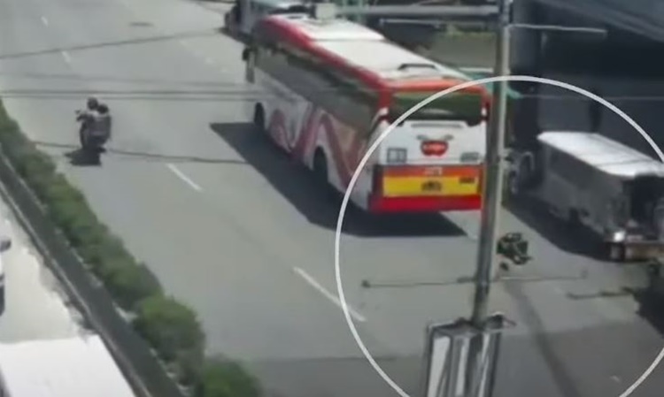 Traffic Enforcer Lost His Life After Being Run Over by Bus Driver He ...