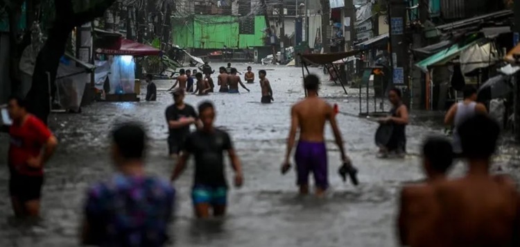 Enhanced Habagat Causes Widespread Flooding in Metro Manila | PhilNews