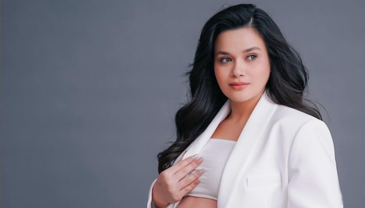 Yasmien Kurdi 1