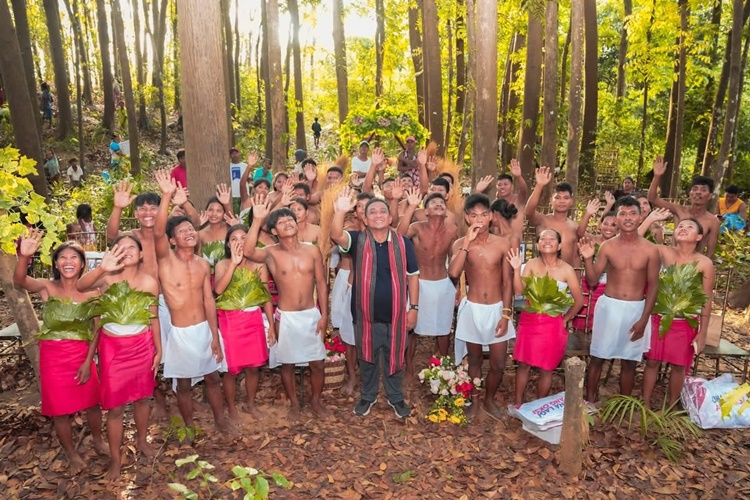 Mass Wedding