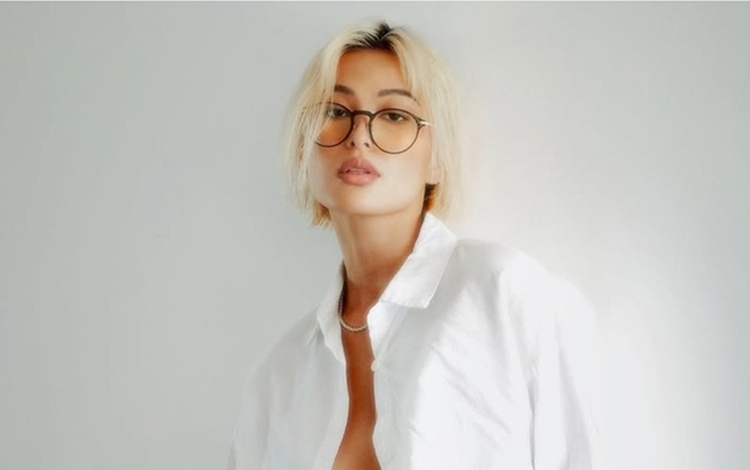 Michelle Dee 3