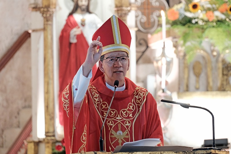 Archbishop of Cebu Alberto Uy 3