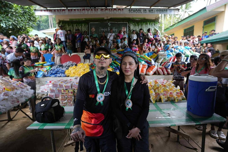 Boss Toyo, Loves Jhoy 1