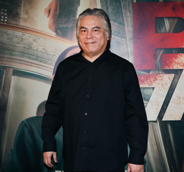 carlos siguion reyna