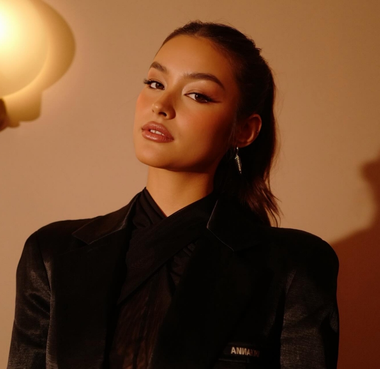 liza soberano