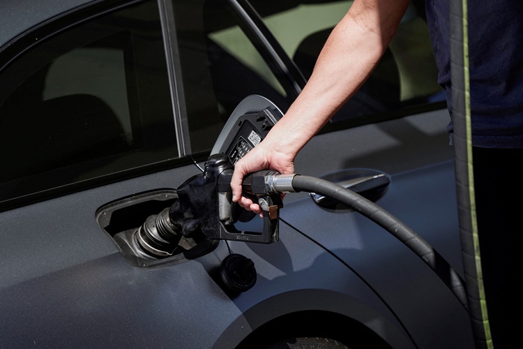 Mixed Oil Price Adjustments