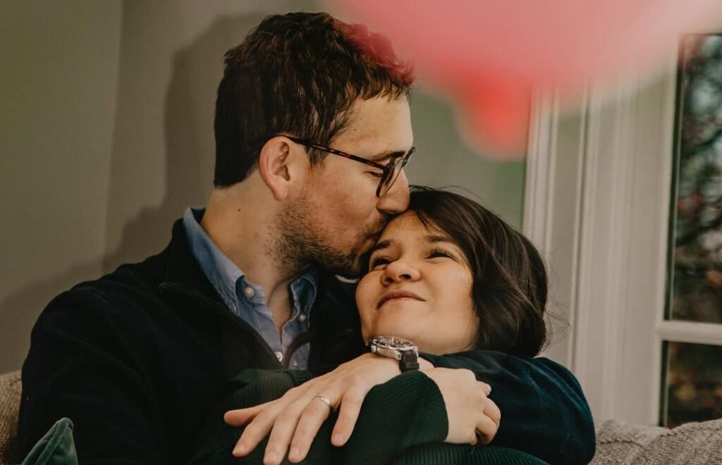 Serena Dalrymple, Thomas Bredillet