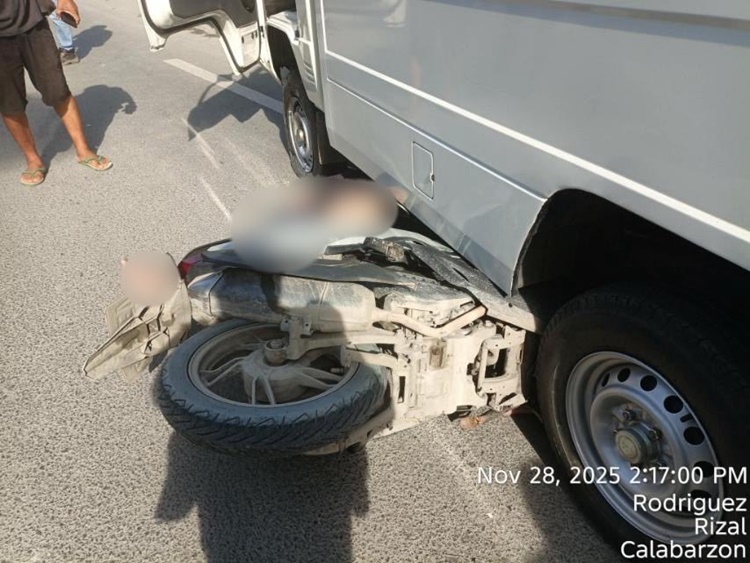 Female Call Center Agent