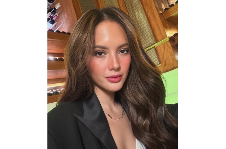 Ellen Adarna
